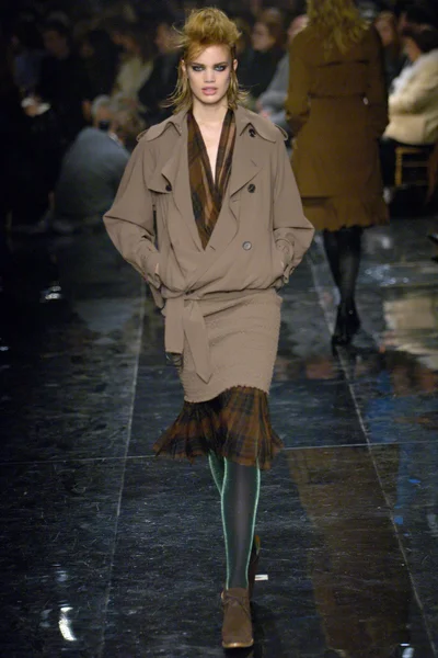 Look 12